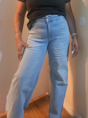 High-Rise Light Blue Women’s Jeans